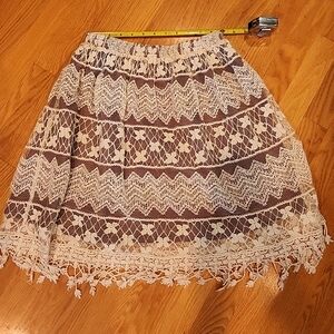 IVORY LACE OVER BROWN SKIRT FOR TEENS